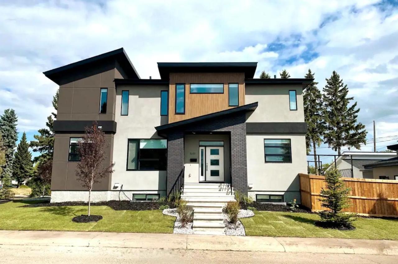 Bright Modern Home - King Bed - Free Parking - Fireplace - Fast Wi-Fi - Free Netflix Edmonton Luaran gambar